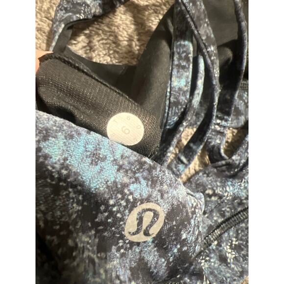 Lululemon Sports Bra Size 6 - Picture 3 of 3